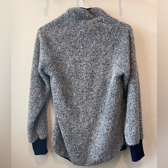 Sherpa Pullover - Picture 2 of 5